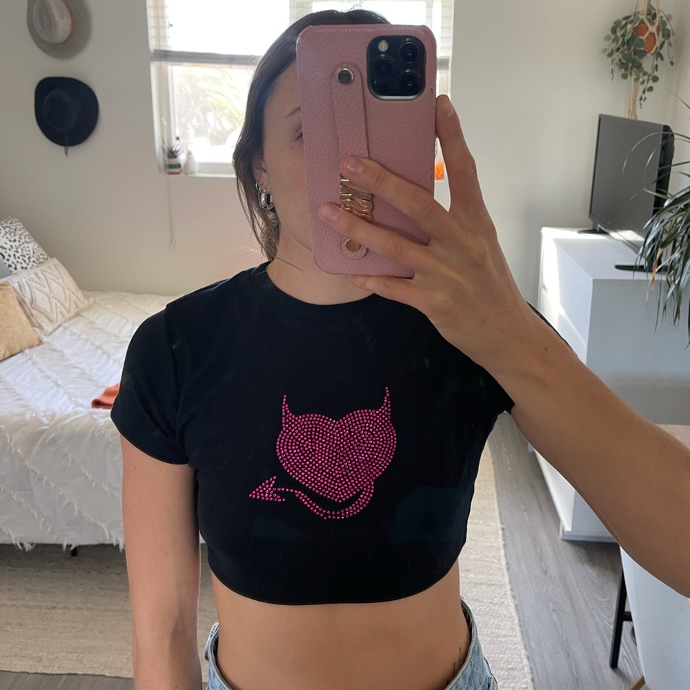 edikted cropped graphic tee